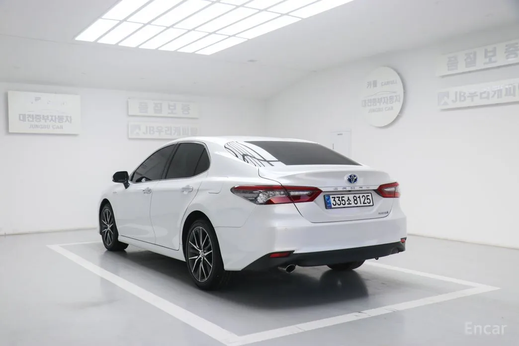 Фото 6 - Toyota Camry