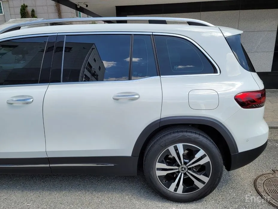 Фото 12 - Mercedes-Benz GLB-Class