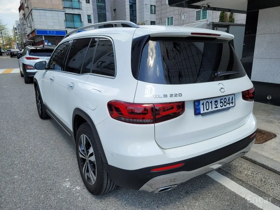 Фото 4 - Mercedes-Benz GLB-Class