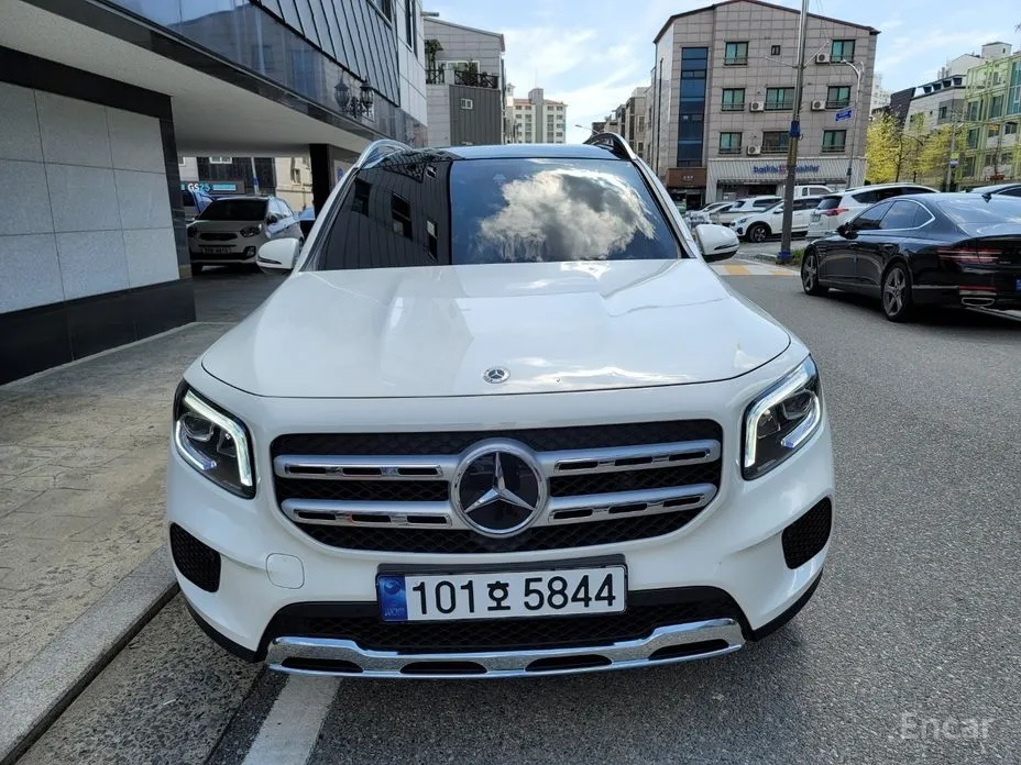 Фото 8 - Mercedes-Benz GLB-Class