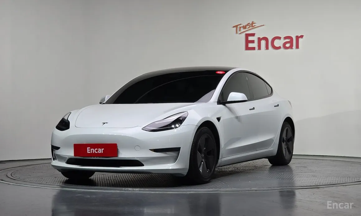 Фото 1 - Tesla Model 3