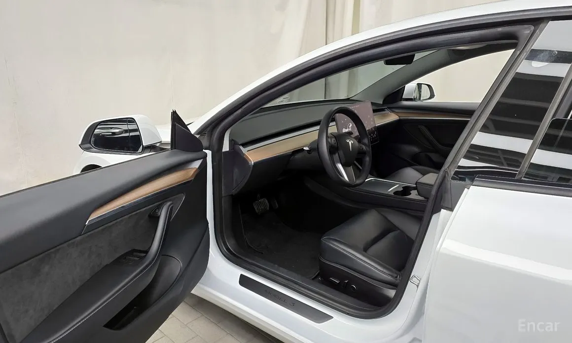 Фото 10 - Tesla Model 3