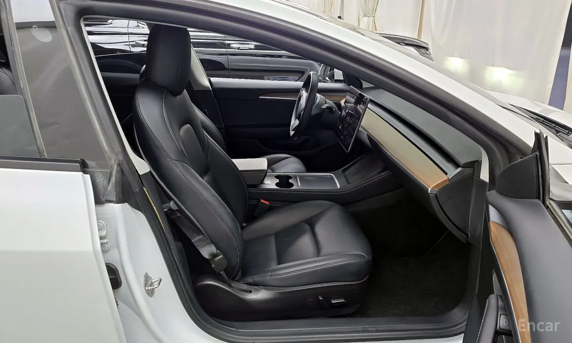 Фото 11 - Tesla Model 3