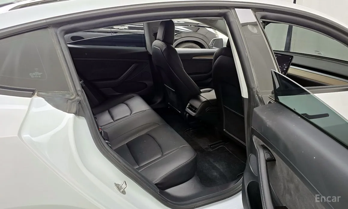 Фото 12 - Tesla Model 3