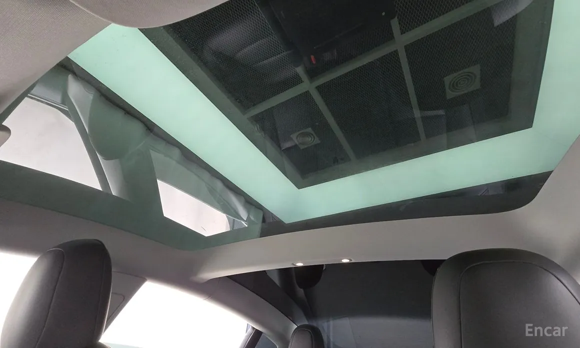 Фото 18 - Tesla Model 3