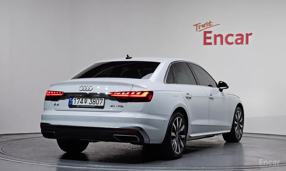 Фото 2 - Audi A4