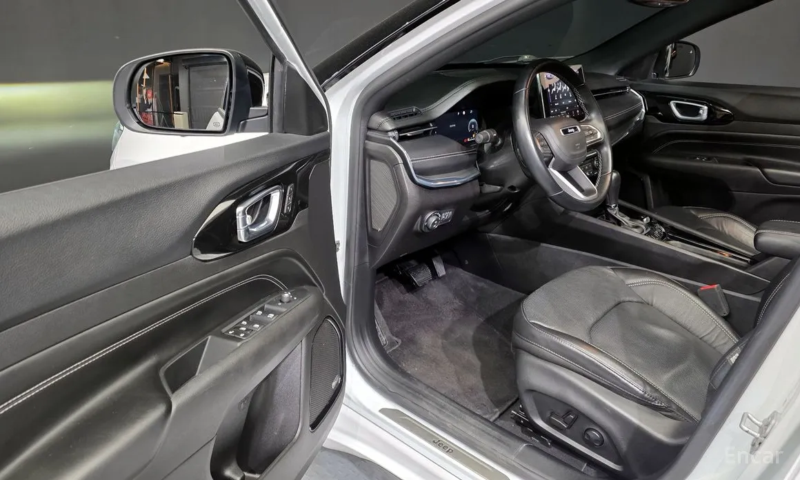 Фото 10 - Jeep Compass