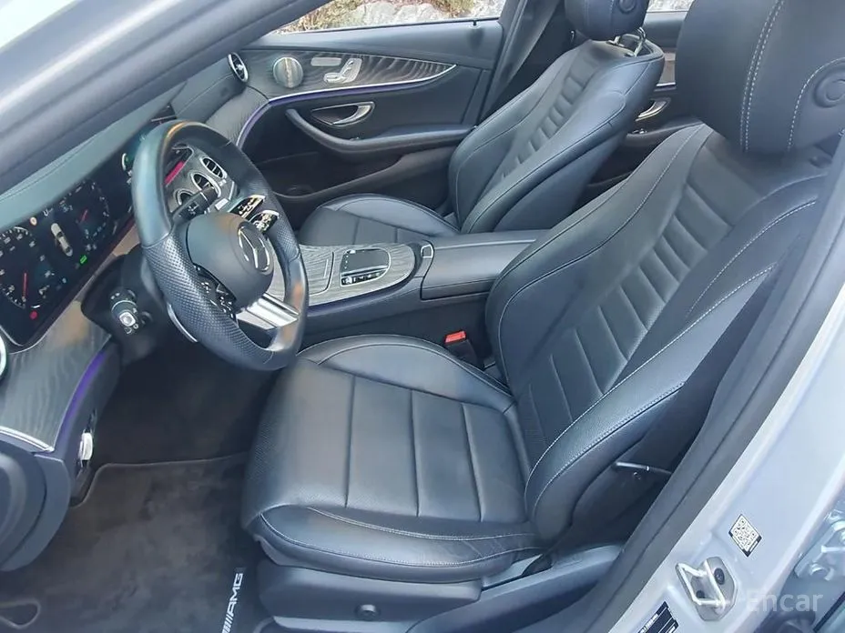 Фото 10 - Mercedes-Benz E-Class