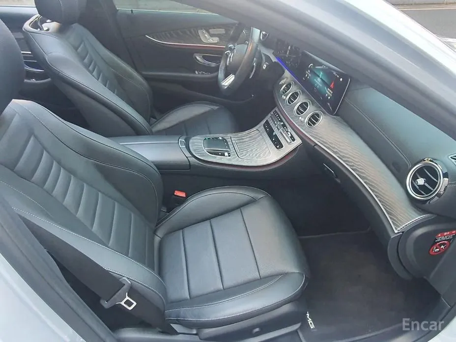 Фото 12 - Mercedes-Benz E-Class