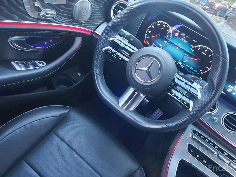 Фото 17 - Mercedes-Benz E-Class