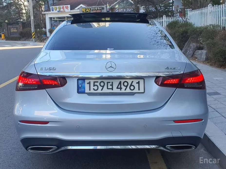 Фото 4 - Mercedes-Benz E-Class