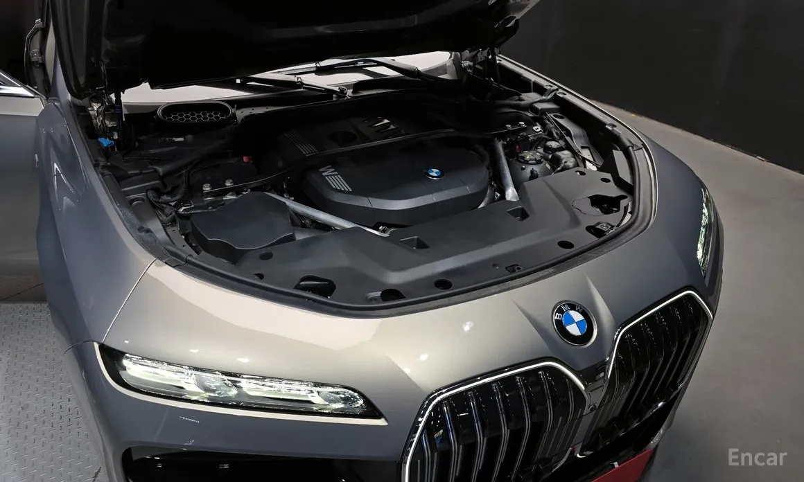 Фото 6 - BMW 7 Series