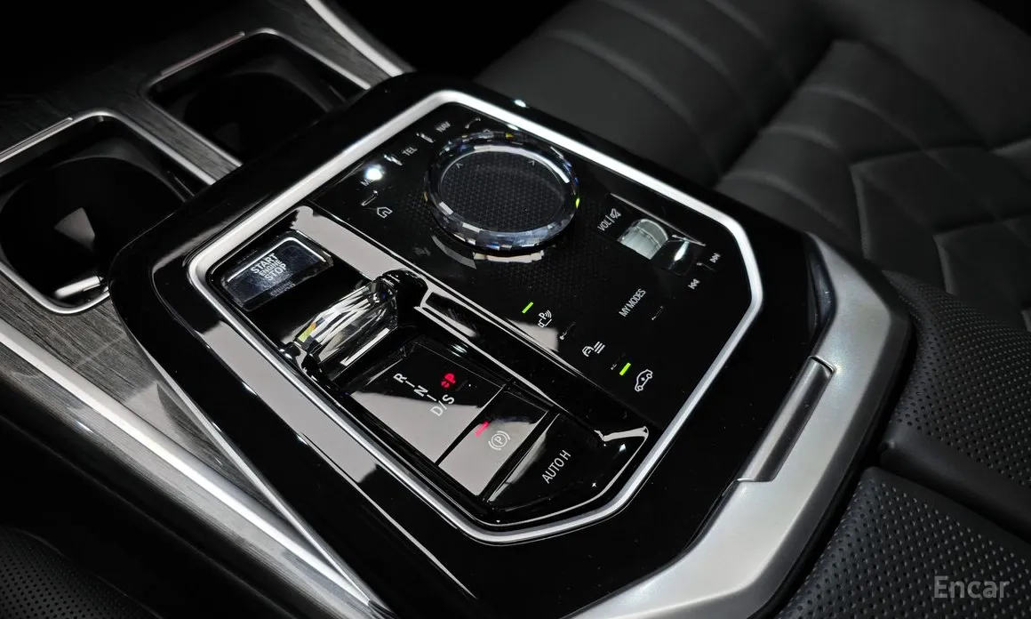 Фото 9 - BMW 7 Series