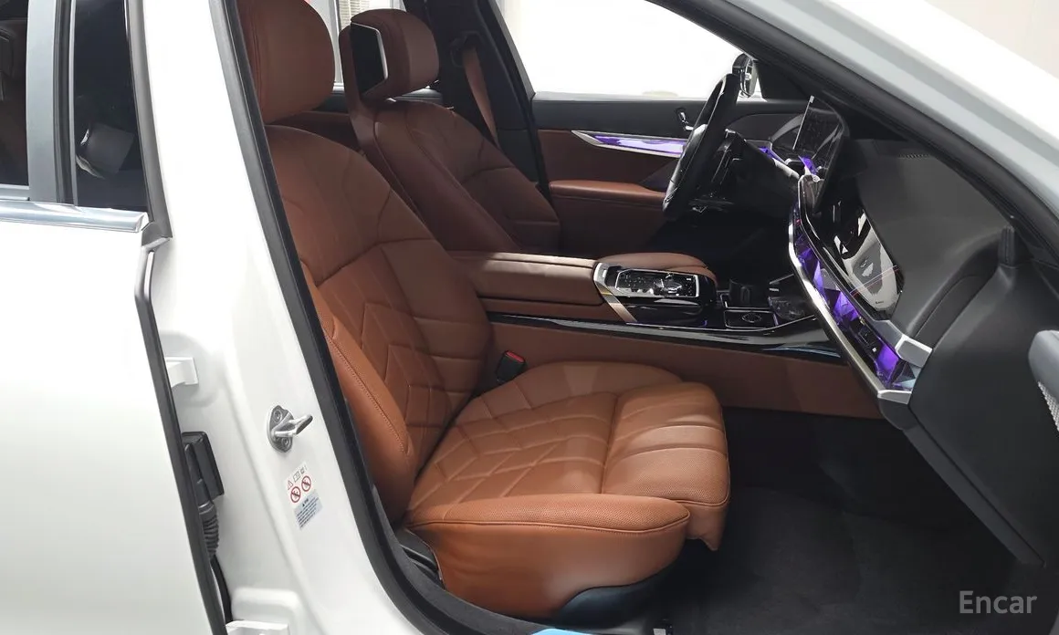 Фото 10 - BMW 7 Series