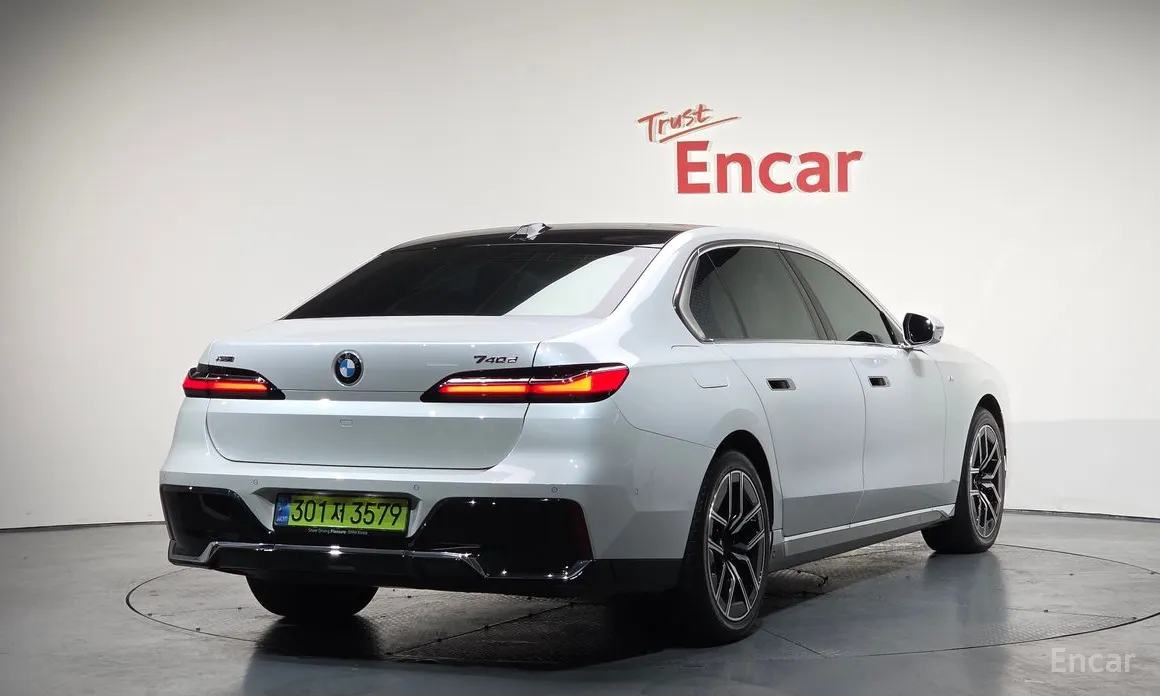 Фото 2 - BMW 7 Series