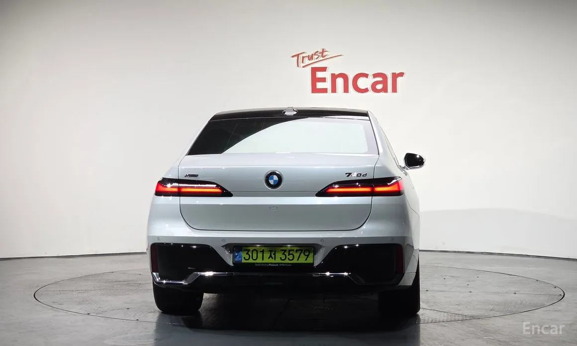 Фото 4 - BMW 7 Series