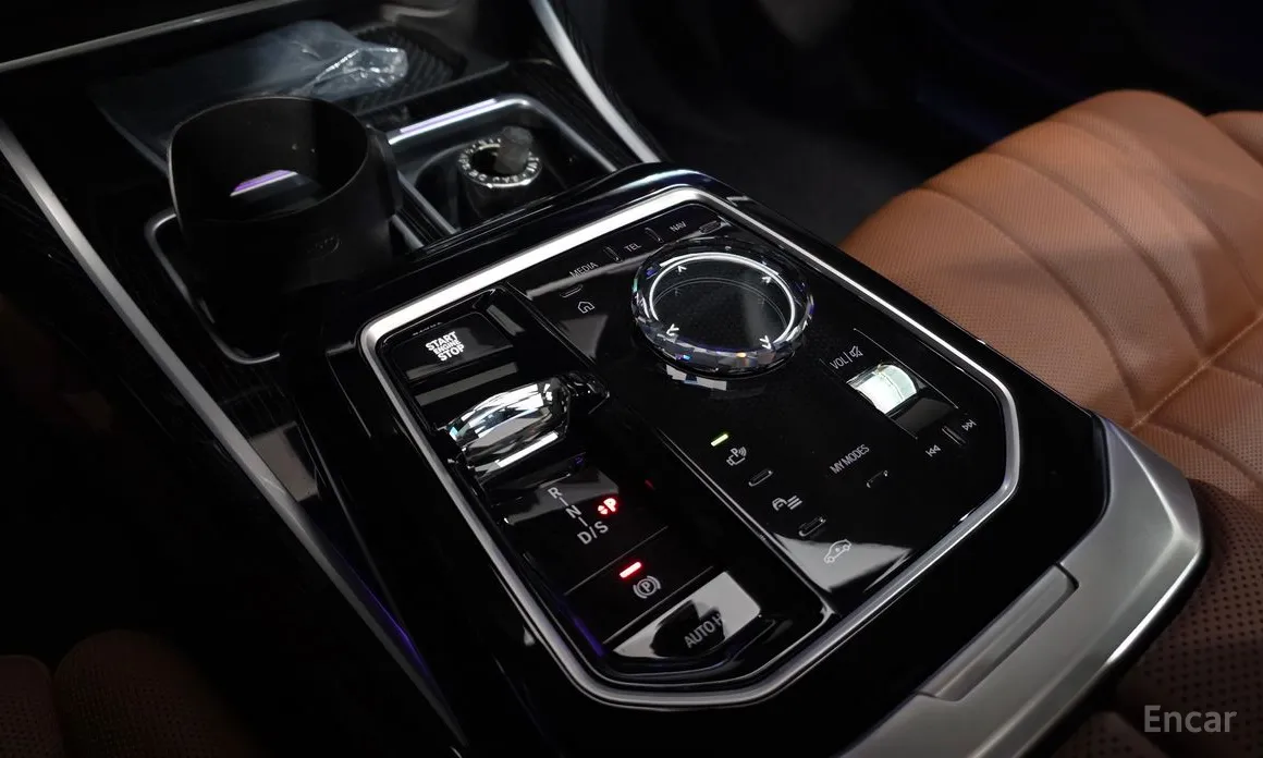 Фото 9 - BMW 7 Series