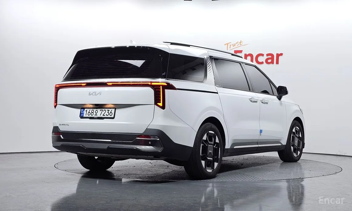 Фото 2 - Kia Carnival