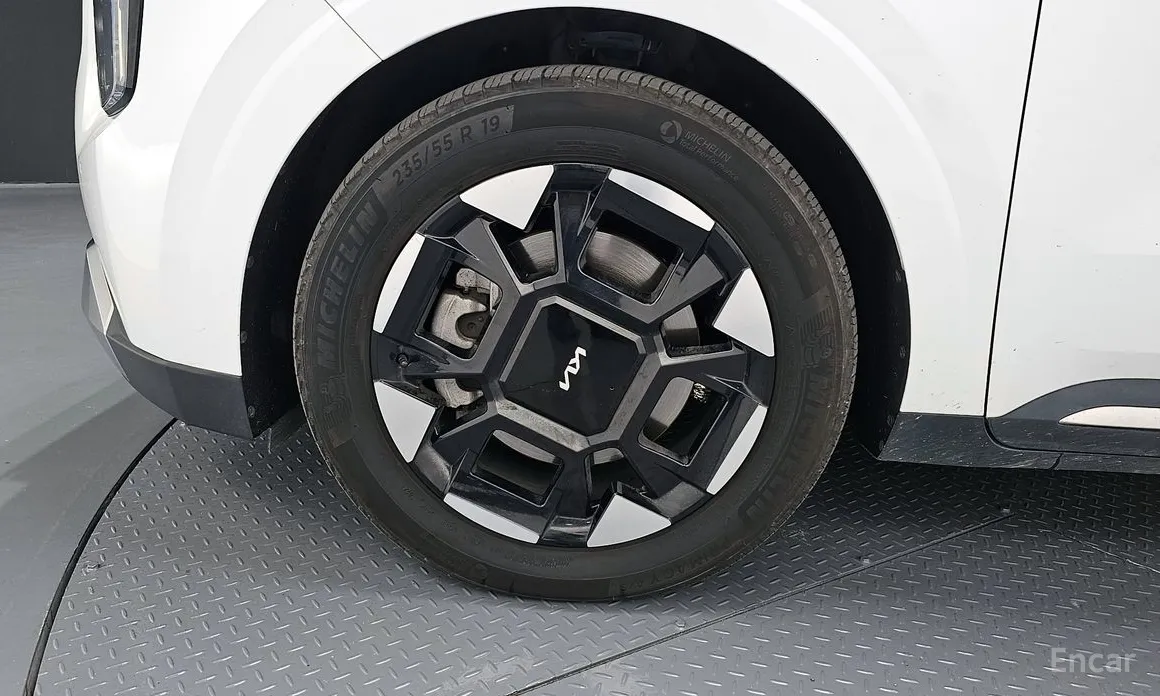 Фото 5 - Kia Carnival