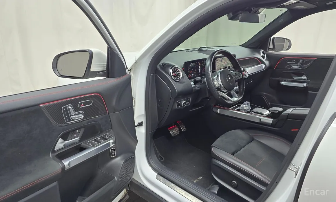 Фото 10 - Mercedes-Benz GLB-Class