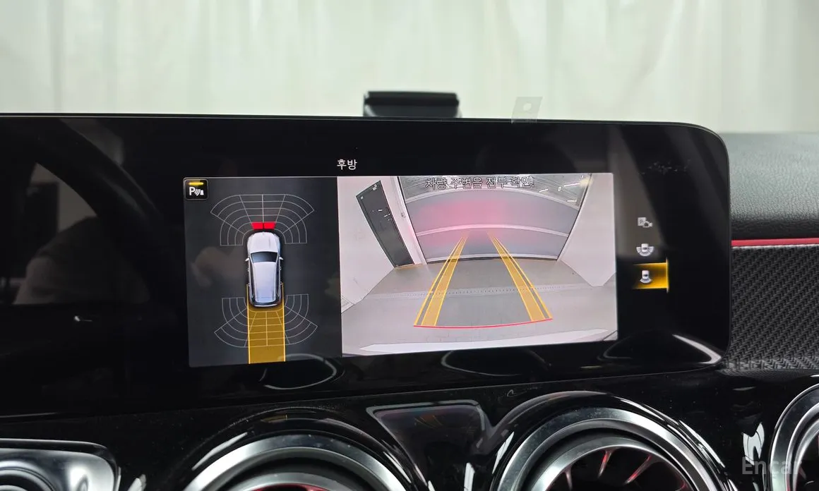 Фото 15 - Mercedes-Benz GLB-Class