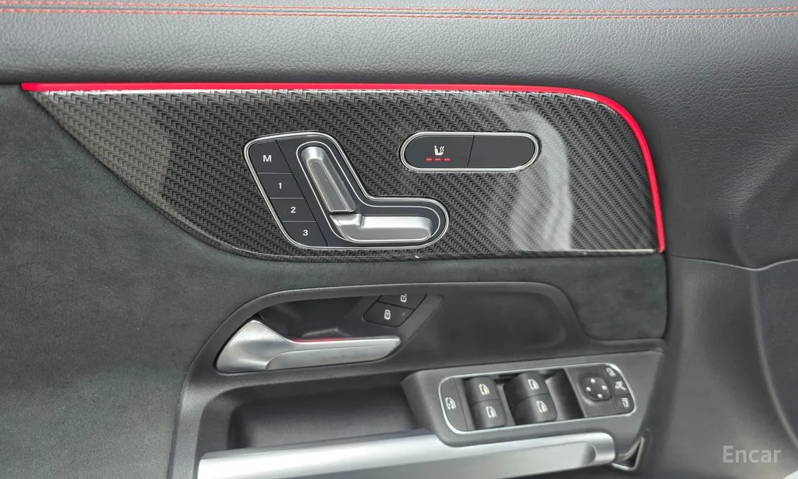 Фото 18 - Mercedes-Benz GLB-Class