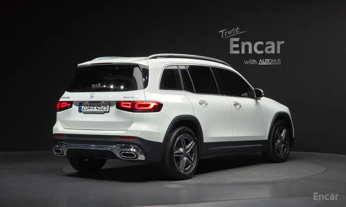 Фото 2 - Mercedes-Benz GLB-Class