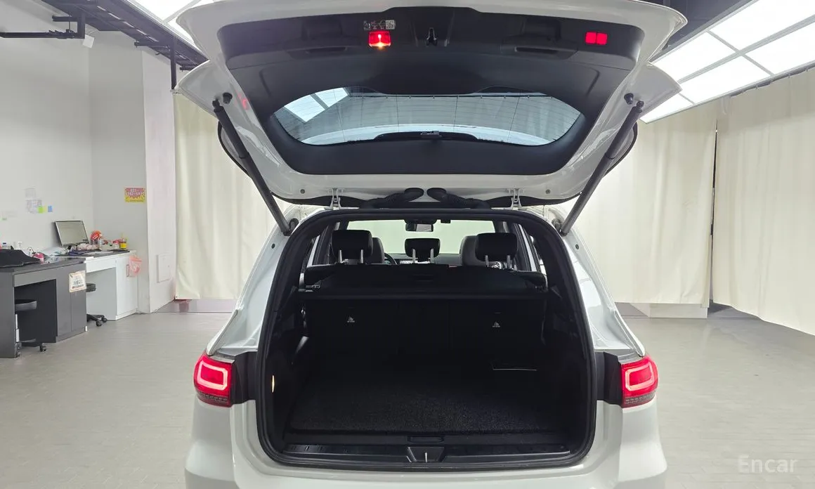 Фото 20 - Mercedes-Benz GLB-Class