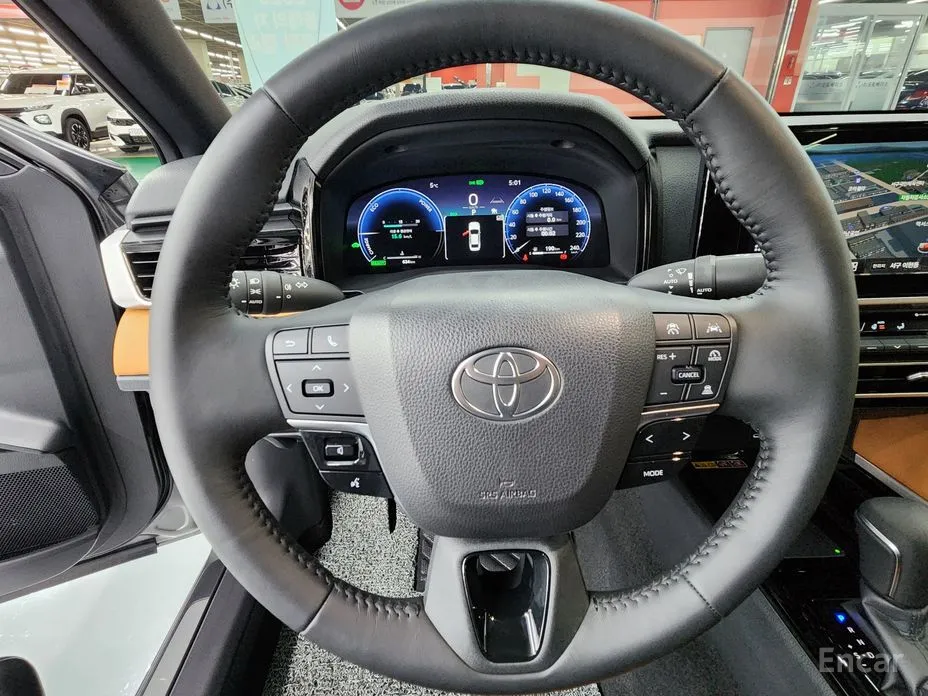 Фото 15 - Toyota Camry