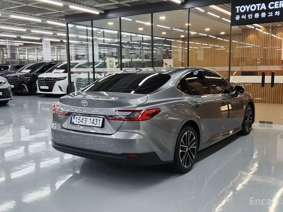 Фото 2 - Toyota Camry