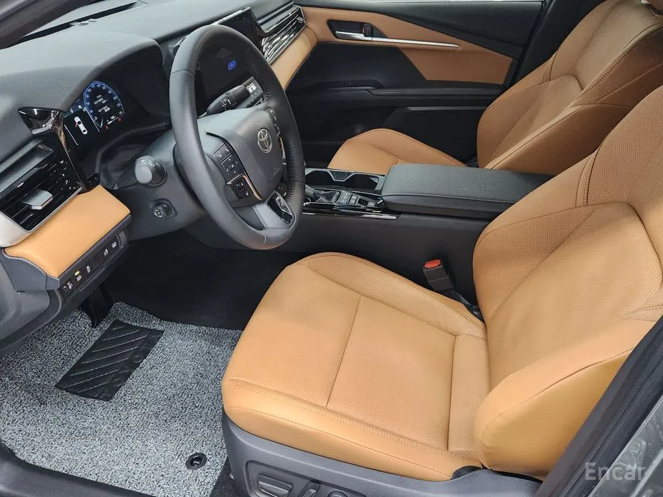 Фото 7 - Toyota Camry