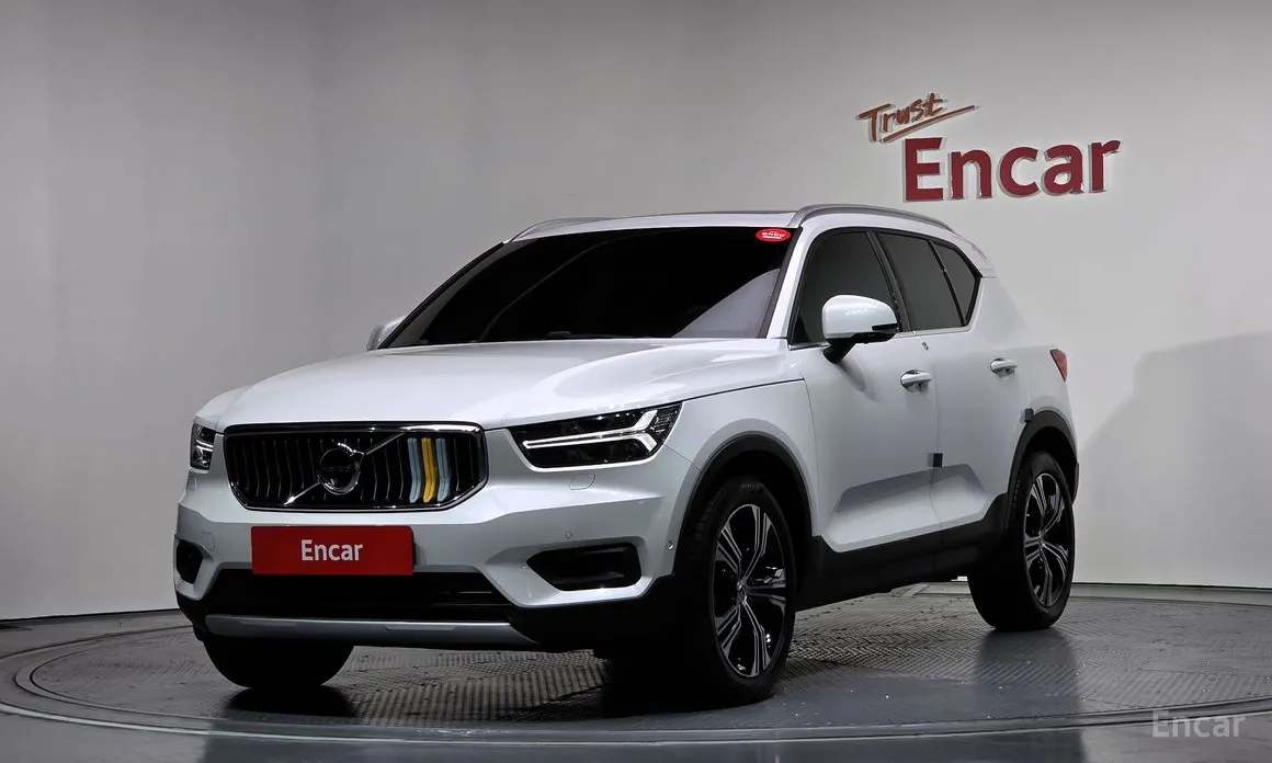 Фото 1 - Volvo XC40