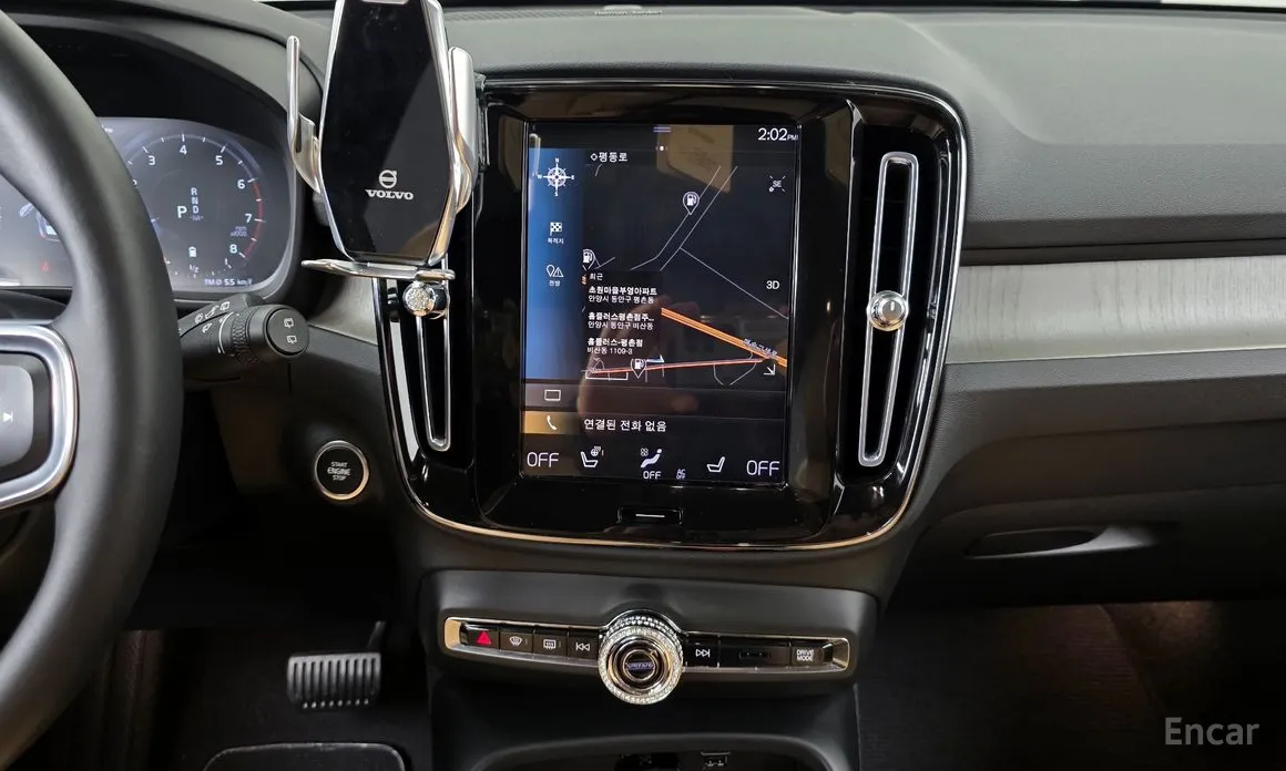 Фото 14 - Volvo XC40