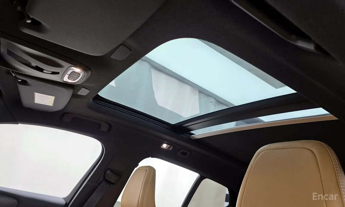 Фото 18 - Volvo XC40