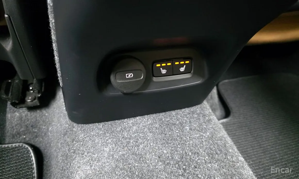 Фото 19 - Volvo XC40