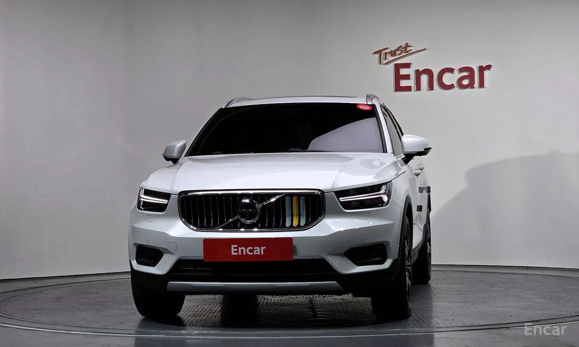 Фото 3 - Volvo XC40
