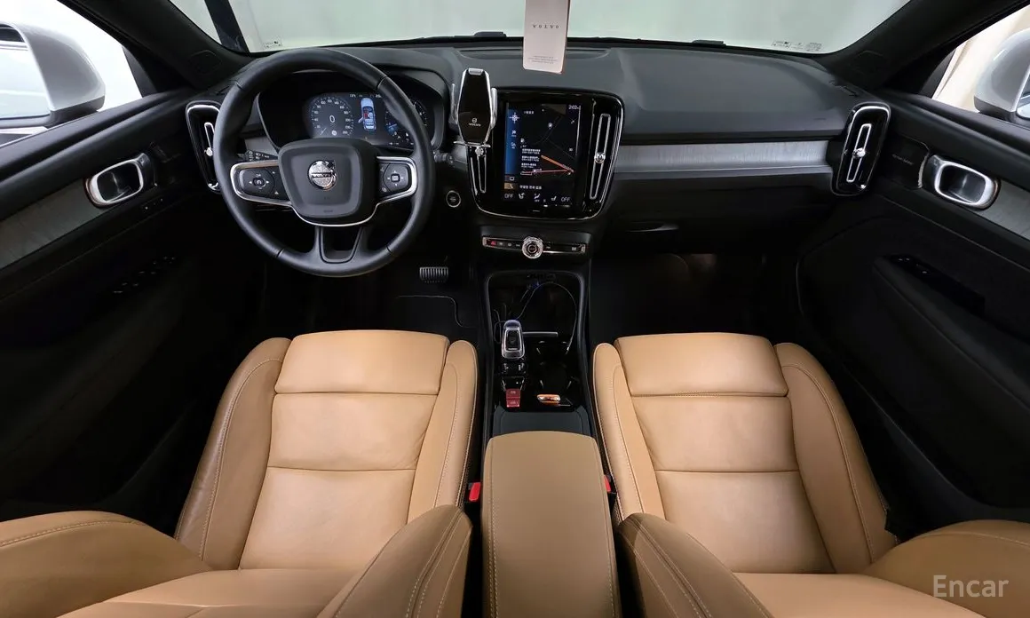 Фото 7 - Volvo XC40