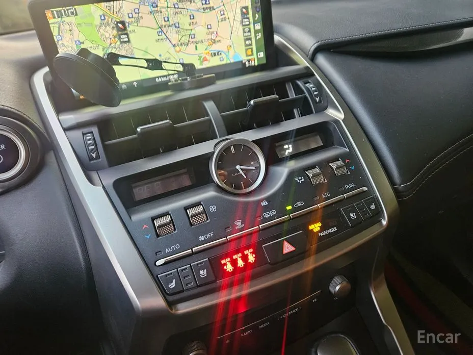 Фото 12 - Lexus NX