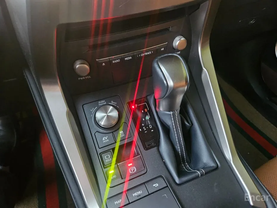 Фото 13 - Lexus NX