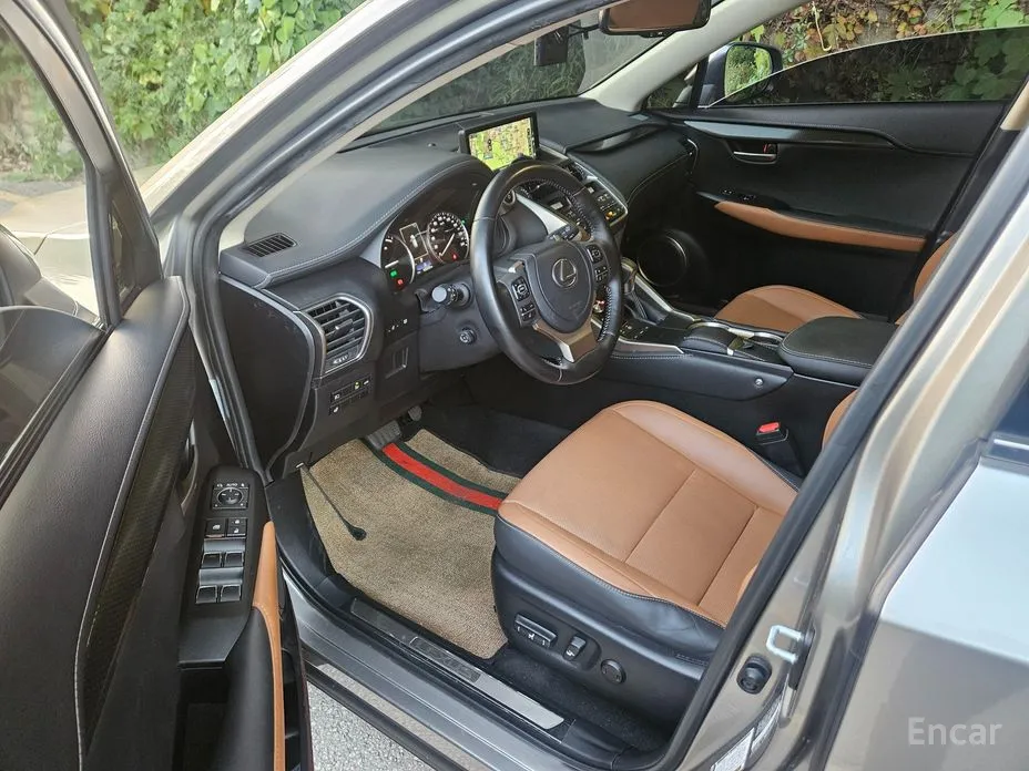 Фото 8 - Lexus NX