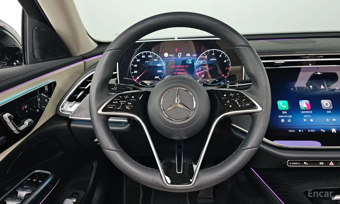 Фото 13 - Mercedes-Benz E-Class