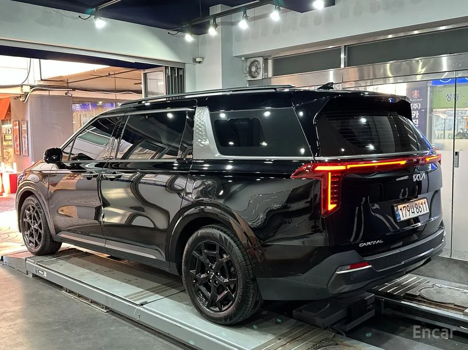 Фото 2 - Kia Carnival