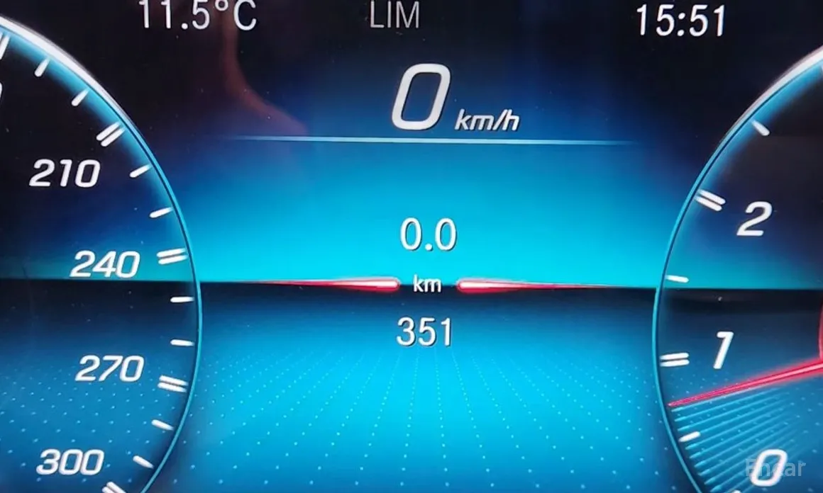 Фото 9 - Mercedes-Benz GLA-Class