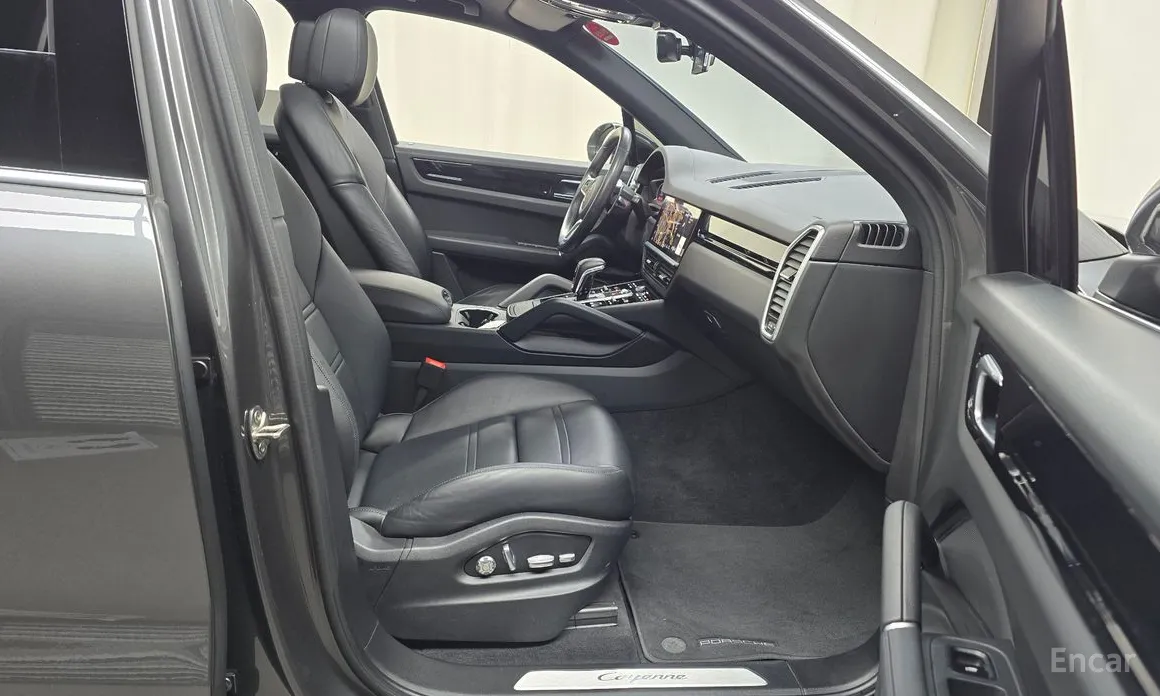 Фото 10 - Porsche Cayenne