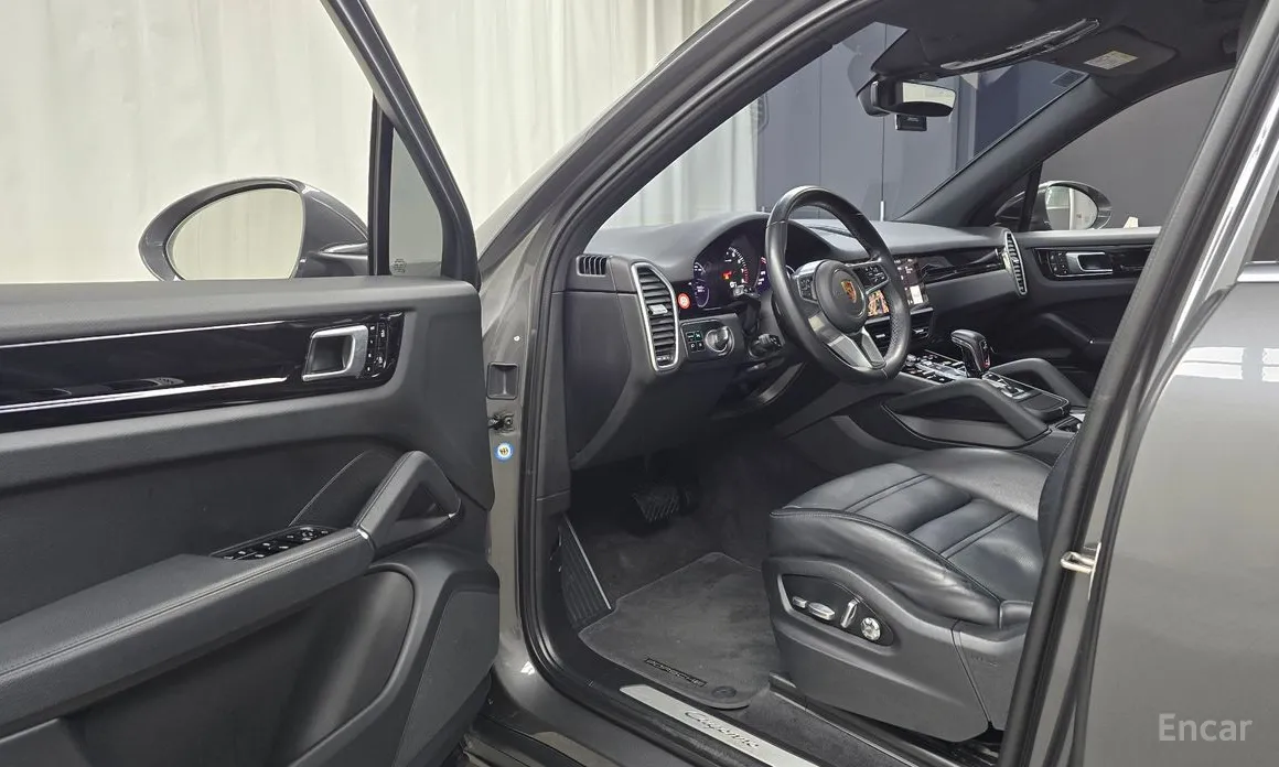 Фото 11 - Porsche Cayenne