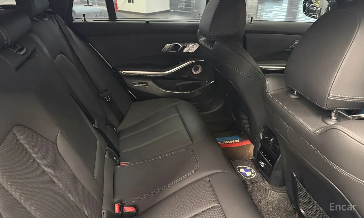 Photo 10 - BMW 3 Series