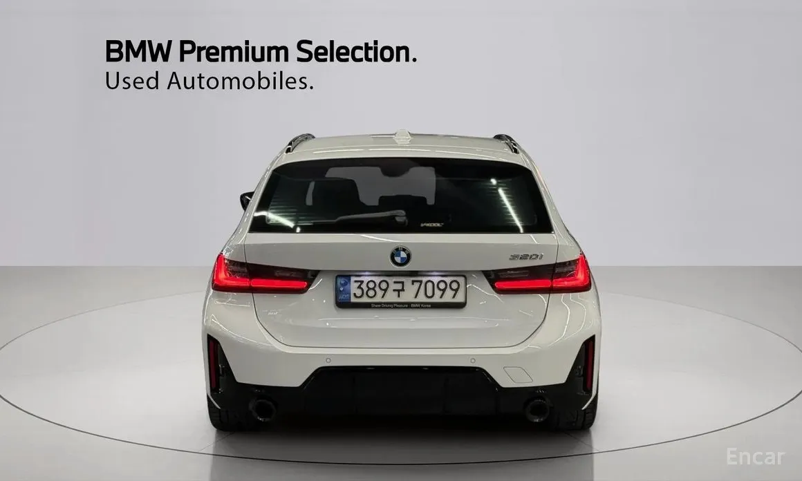 Photo 4 - BMW 3 Series