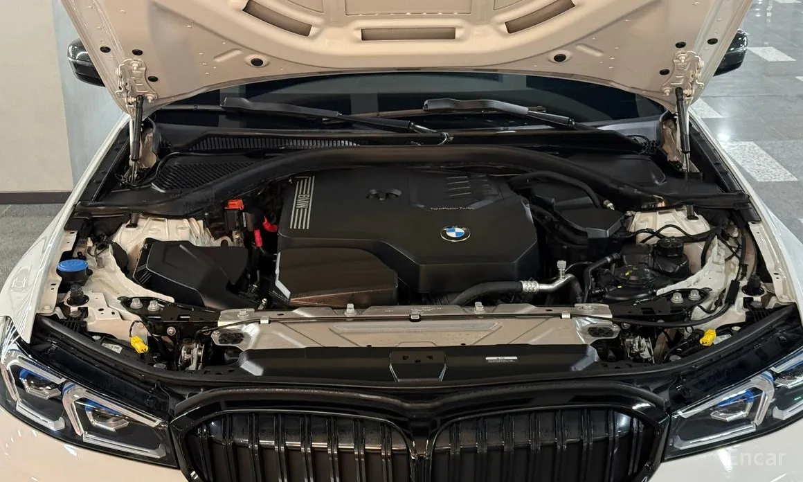 Photo 6 - BMW 3 Series