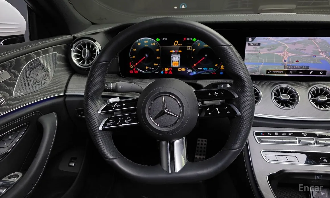 Фото 13 - Mercedes-Benz CLS-Class