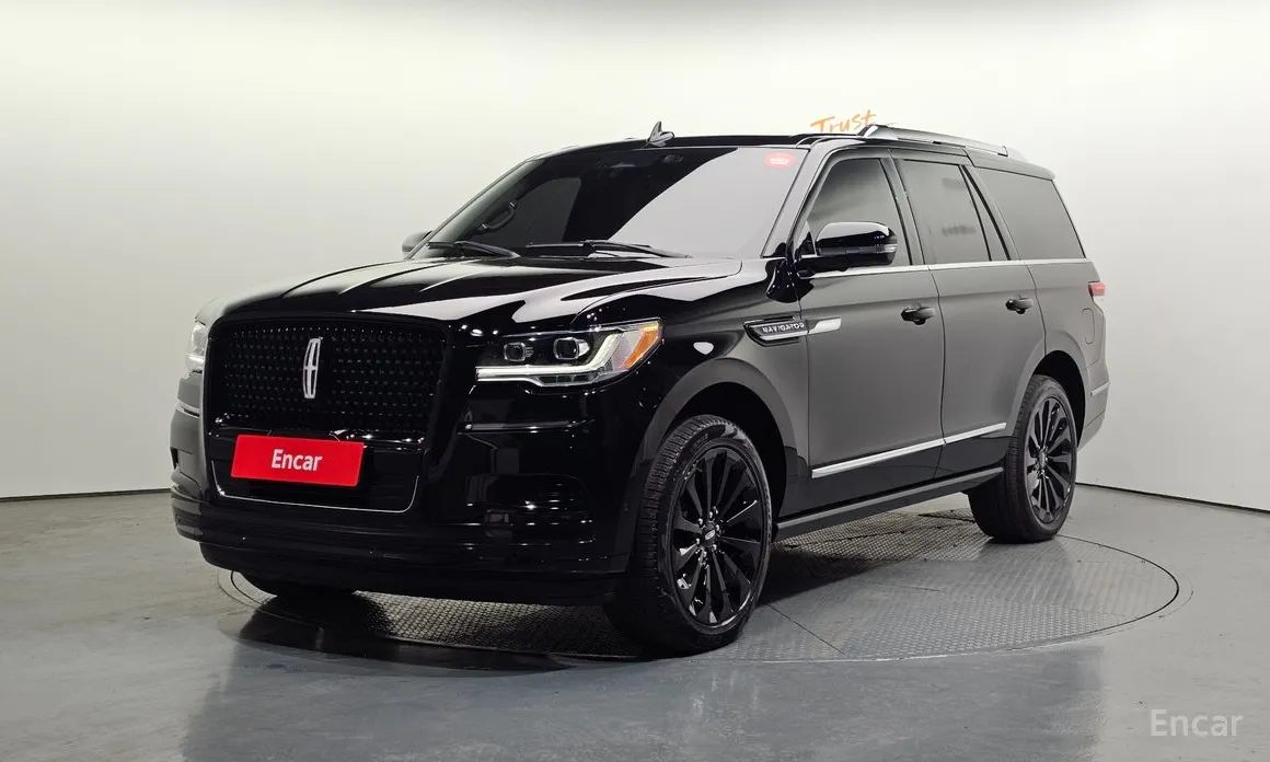 Фото 1 - Lincoln Navigator